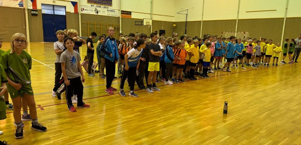 Ostrý start školní ligy 4 + 1 na Loko
